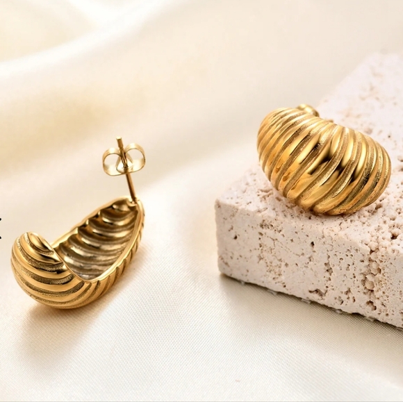 13MM 18K Gold Bread Earrings Irregular Spiral - Picture 3 of 4